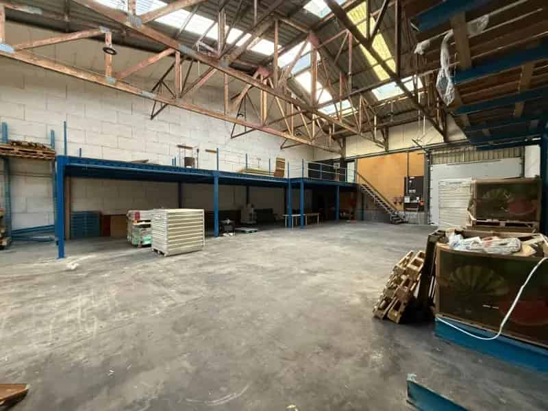 Opslagruimte te huur Evergem 304m² met mezzanine