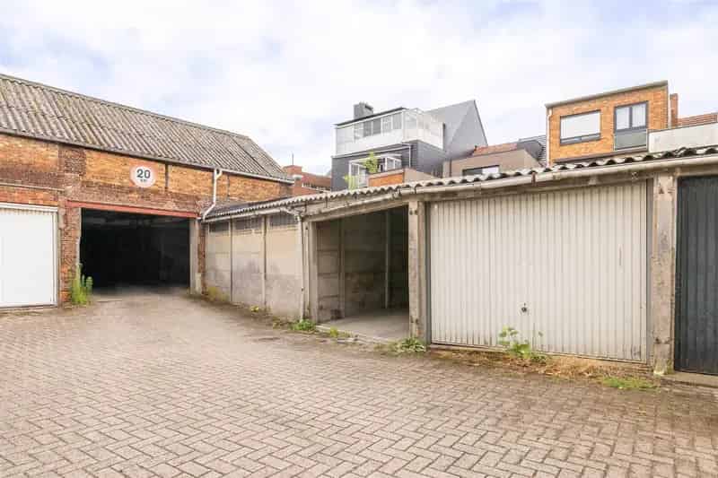 Garagebox Herentals Centrum - Nabij Winkels en Scholen
