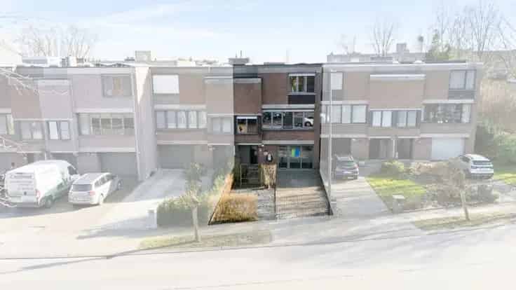 Bel-etage met Praktijkruimte Te Koop