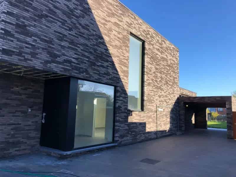 Recente 4-slaapkamer eengezinswoning nieuwbouw