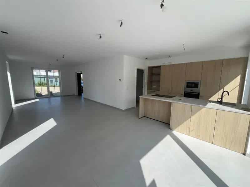 Nieuwbouw 3-gevel Rustige Locatie