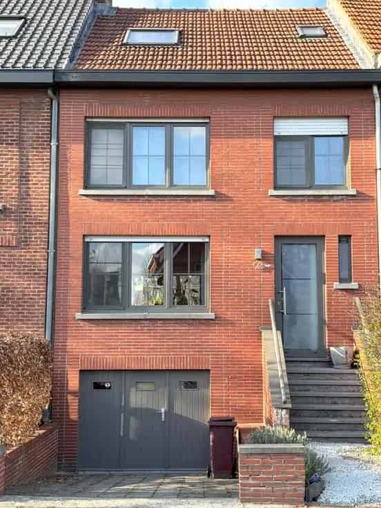 Rijwoning te Koop Schoten 3 slaapkamers Garage Tuin