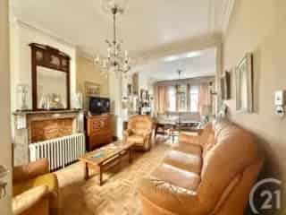 Huis te koop Ukkel 220m² 5 slaapkamers 2 badkamers tuin renovatie