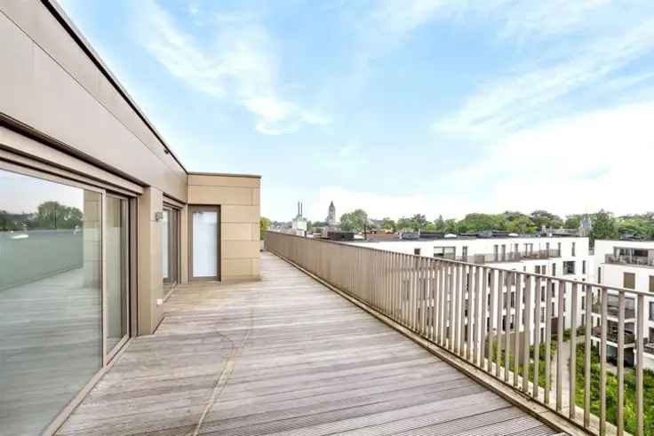 Penthouse te koop met zicht op de Schelde en luxe afwerking