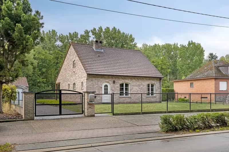 Huis te koop: 2 slaapkamers, tuin, garage, BIEGIJNENDIJK