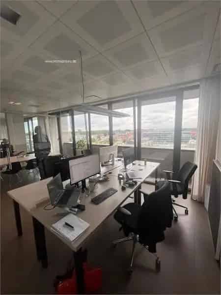 Kantoorruimte Temse 60-65m² 8e Verdieping