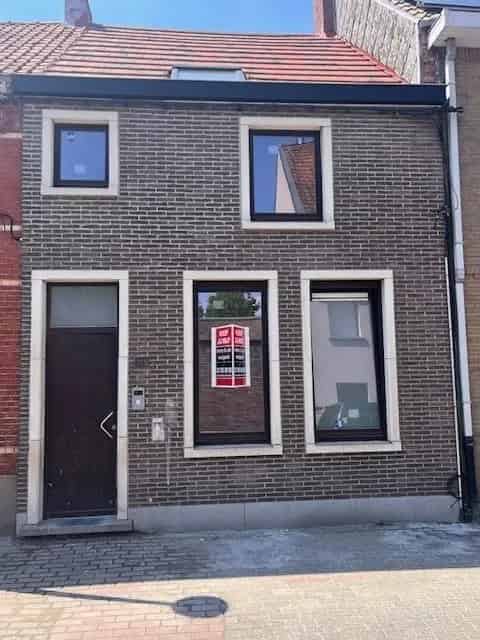 Huis te koop in Hamme: Gezellige gerenoveerde stadswoning