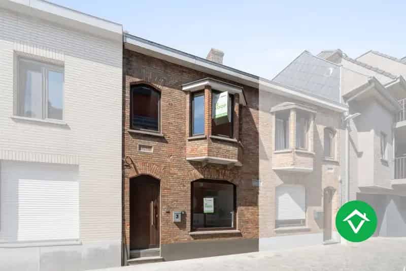 Gerenoveerde Rijwoning Gistel Centrum 3 slaapkamers