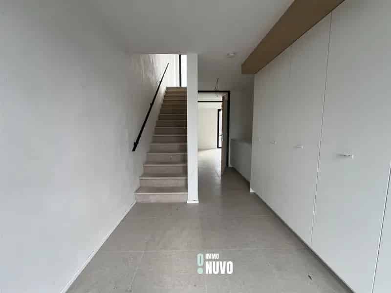Moderne Bel Etage Liedekerke