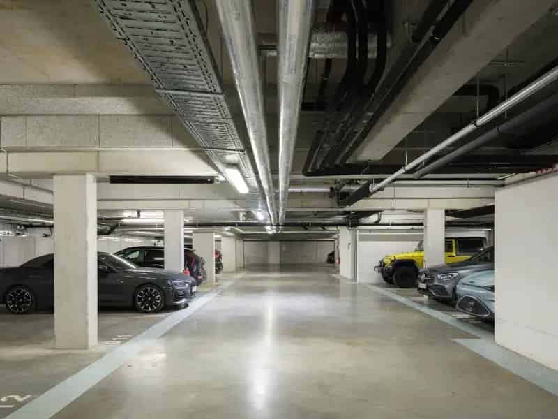 Garage te koop met laadpaal