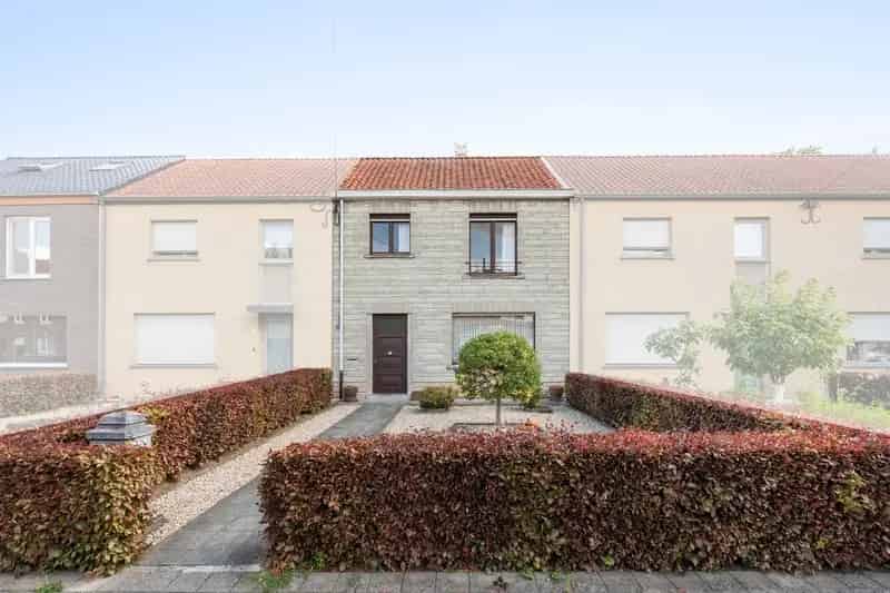 Huis te koop Rumbeke: Renovatieproject met 3 slaapkamers en garage