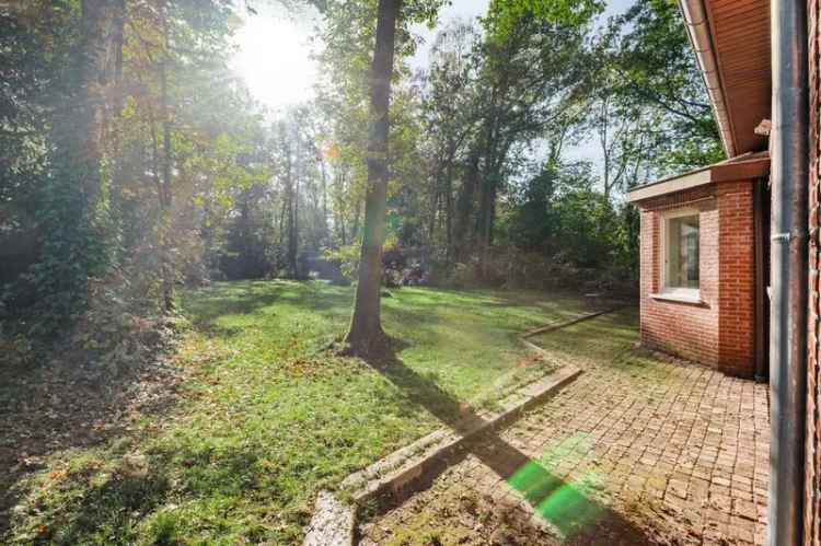 Charmant Landhuis met veel potentieel in groene omgeving te Schotenhof.