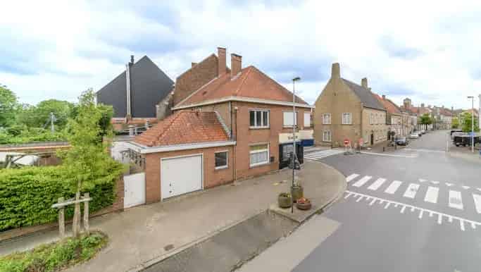 Handelspand met Woonst te Koop Veurne