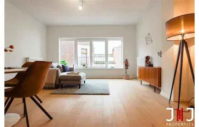 Huur 2 Slaapkamer Appartement 95m² Schaerbeek