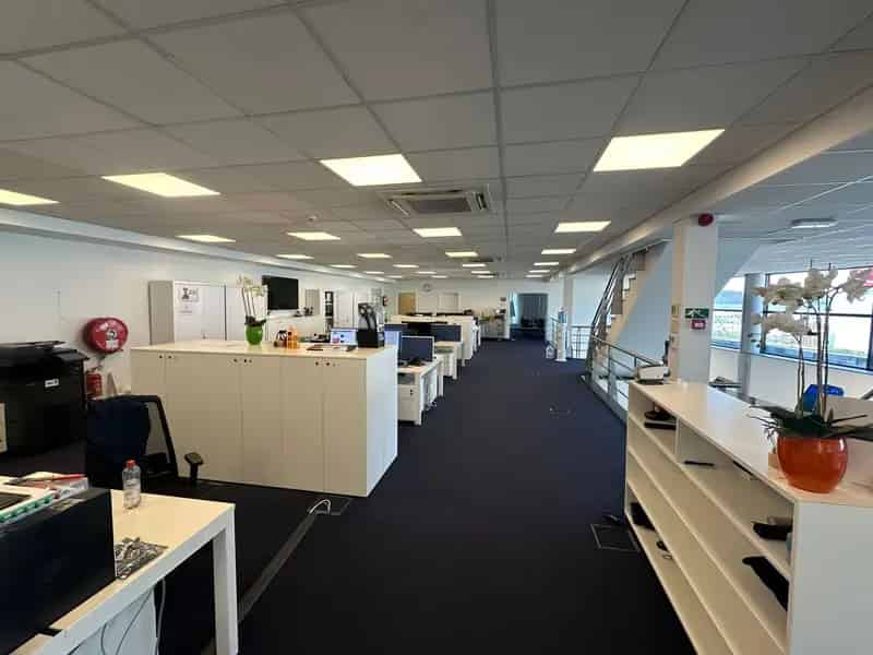 TE HUUR Bedrijfsgebouw Wilrijk