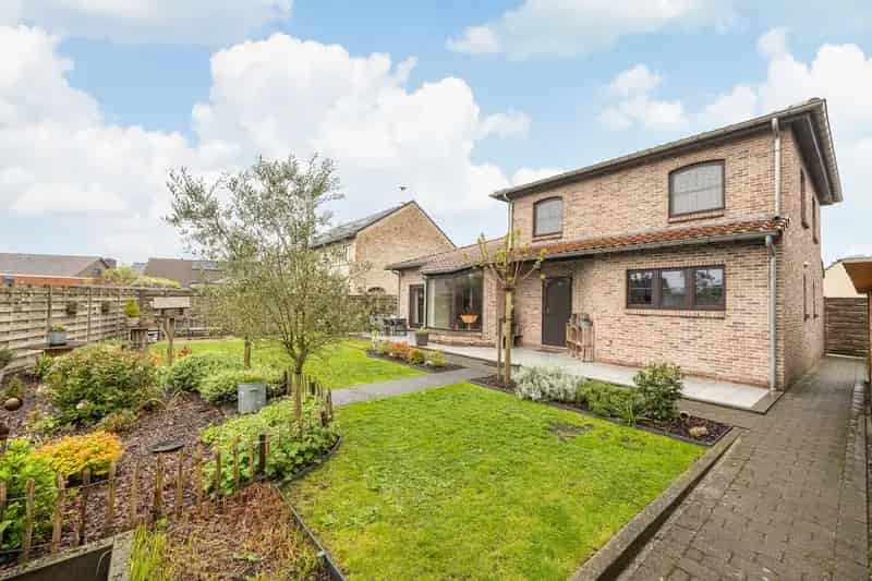 Woning 2 slaapkamers garage 557m2