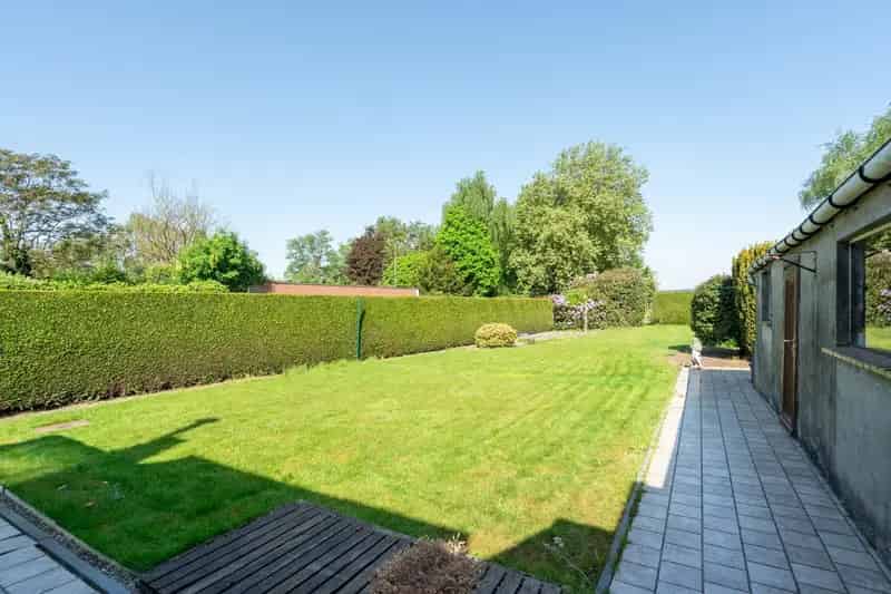 Huis te huur 802m² 3 slaapkamers grote tuin