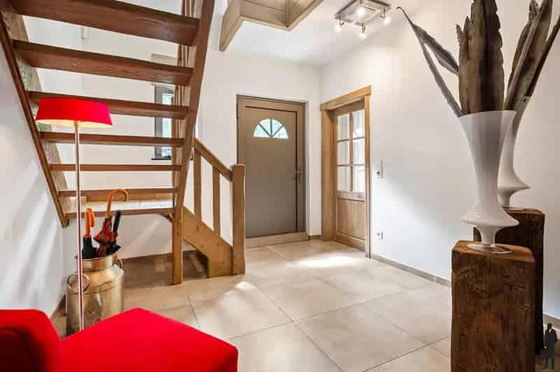 Huis te Huur: Gerenoveerde Villa met Zwembad en Tuin