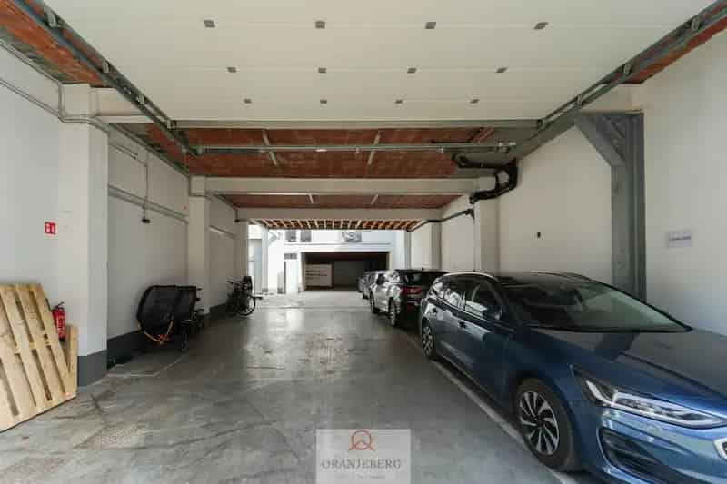Magazijn te huur Gent 623m2