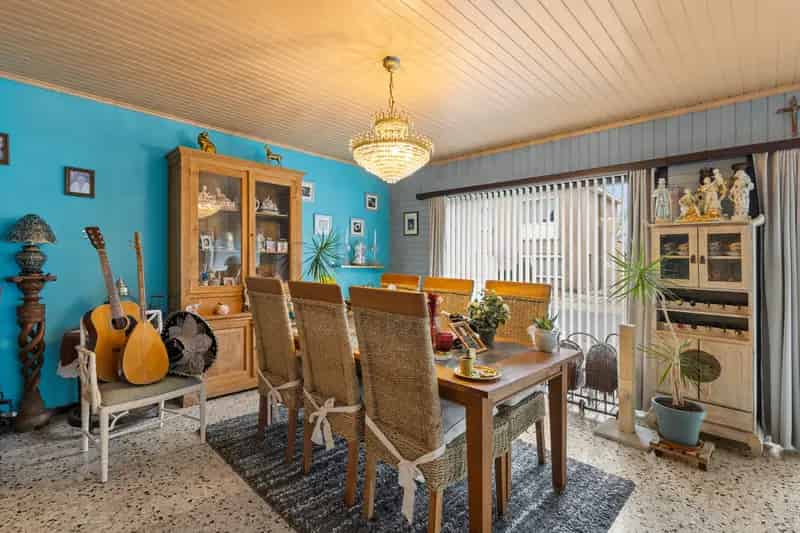 Ruim appartement 3 slaapkamers te huur Garage renovatie