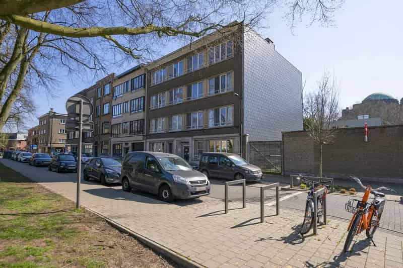 Ruim 2 Slaapkamer Appartement EXPO-wijk Antwerpen
