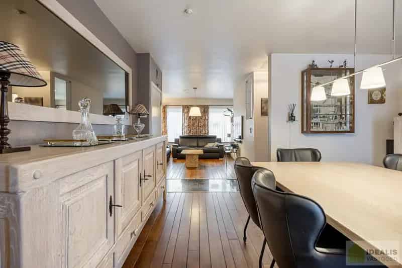 Duplexappartement met winkelruimte te Opitter