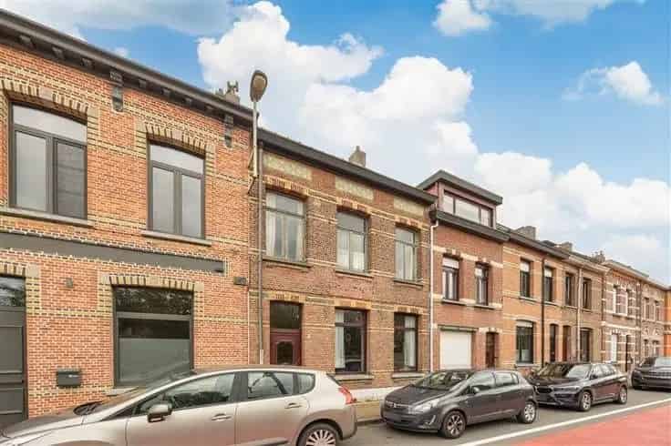 Huis Te Koop Kapellen: Karaktervolle Burgerwoning Te Renoveren