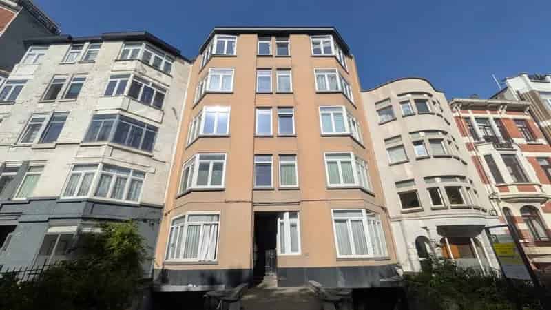 Appartement te Schaerbeek 104m2 3 slaapkamers terras
