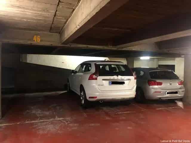 Parking te huur Brussel - Nabij Ambiorixplein en Kunst-Wet