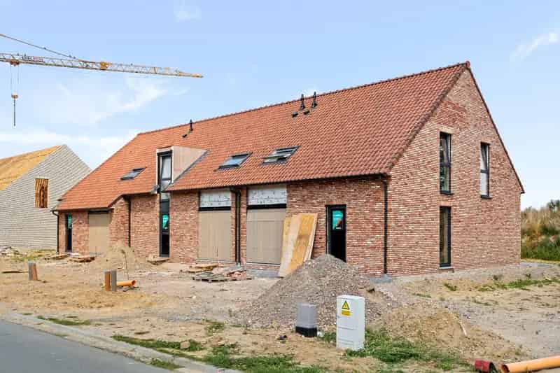 Huis te koop: 3 slaapkamers, garage, tuin 598m²