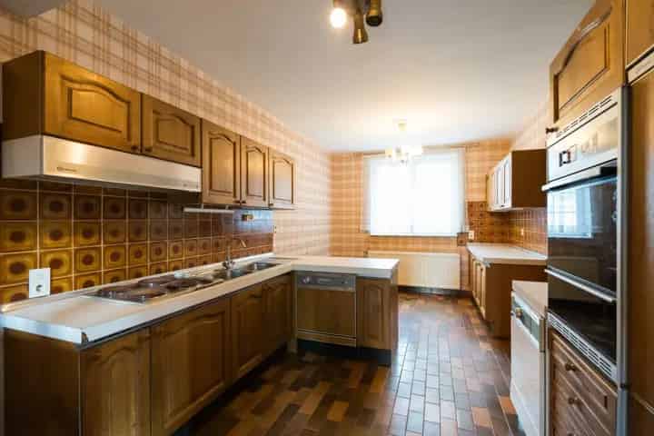 6 Slaapkamers Grote Zolder Ruime Familiewoning Tuin Garage