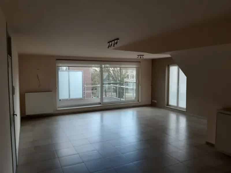 Ruim Dakappartement te Huur in De Pinte