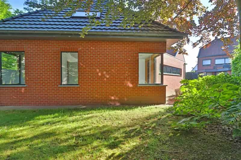 Huis te huur Beveren: HOB met dubbele garage en kantoor
