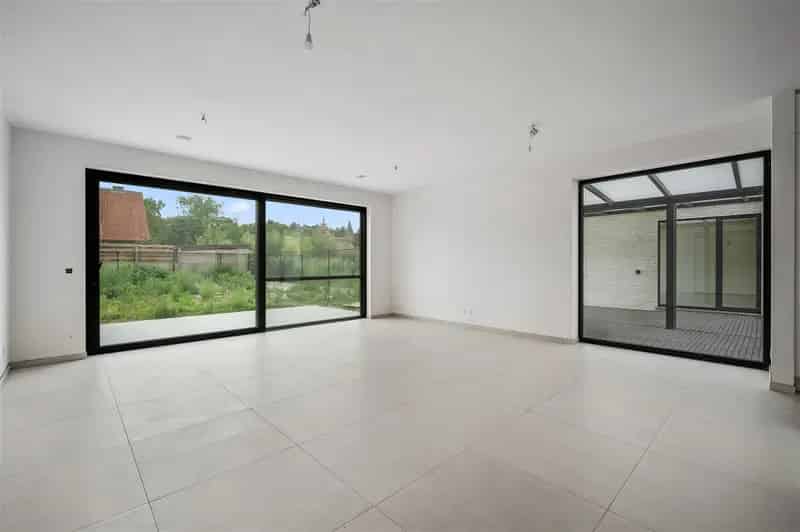 Huis te huur: 5 kamers, carport, tuin, nabij E19 en A12