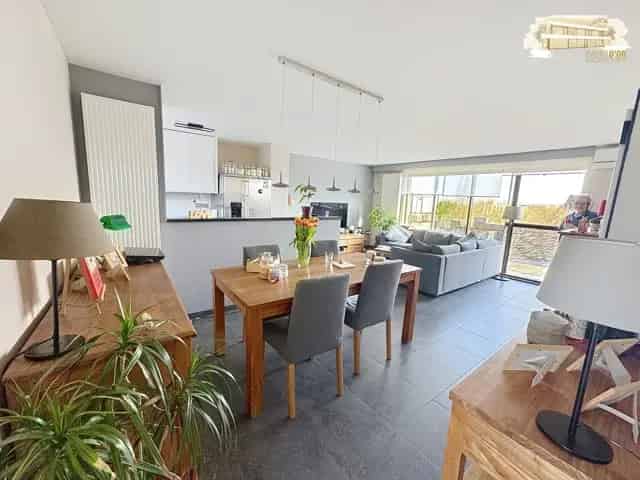 Zonnig Dakappartement te Koop in Ekeren