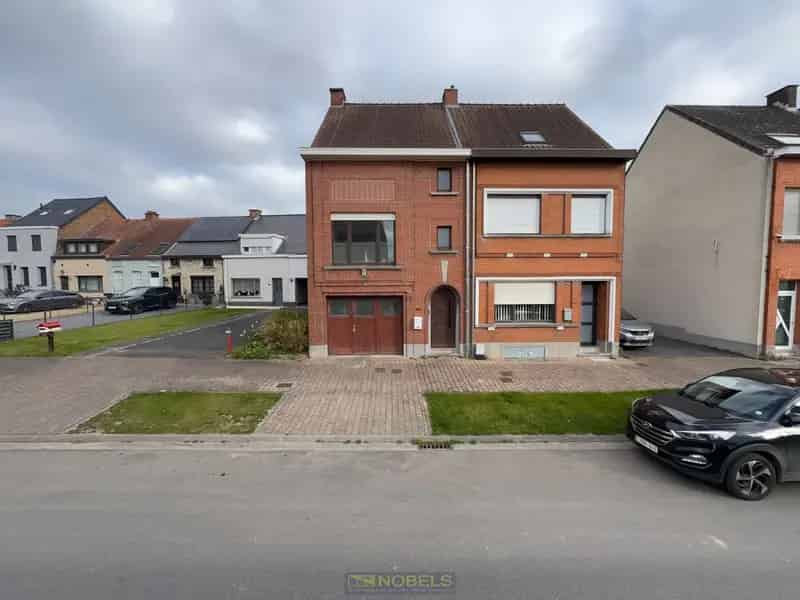 Te renoveren Bel-Etage woning Ronse
