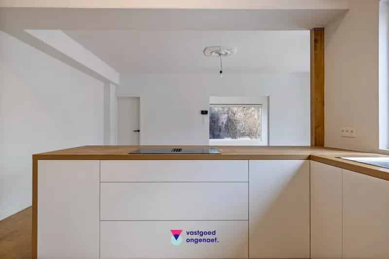 Instapklare gerenoveerde woning Laarne