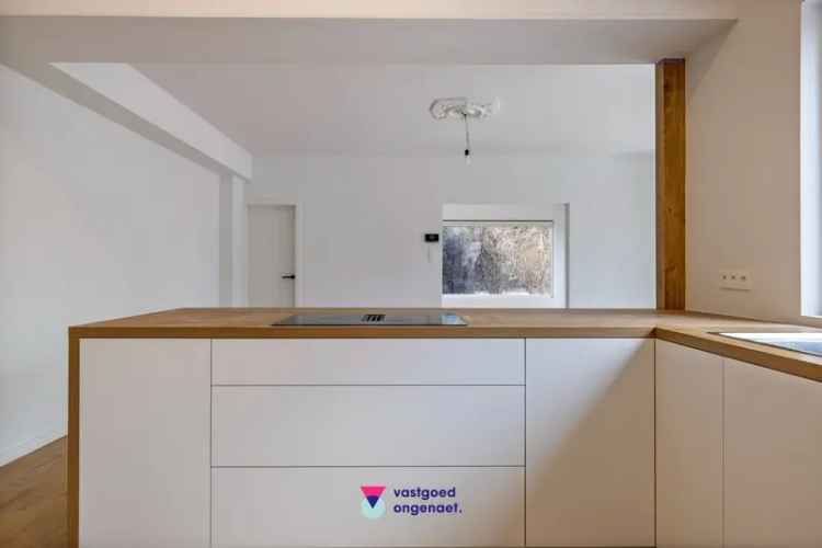 Instapklare gerenoveerde woning Laarne