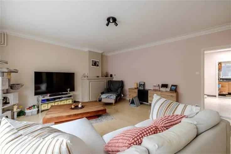 Gerenoveerde woning 4 slaapkamers garage