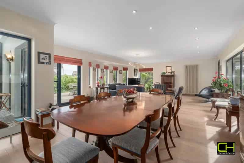 Villa met Praktijkruimte te Koop Beke