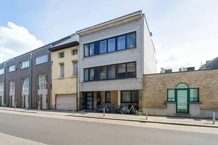 Woning met 4 slaapkamers en 2 badkamers in Mechelen