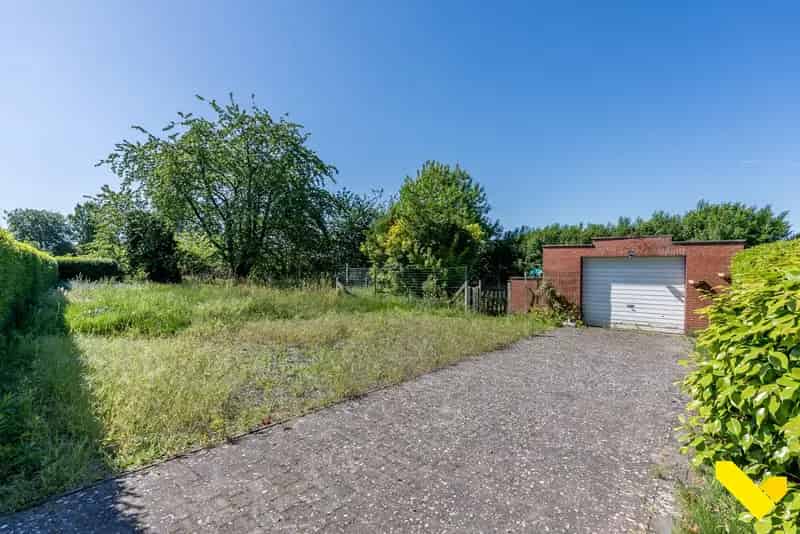 Te renoveren woning op ruim perceel te Vorst-Meerlaar