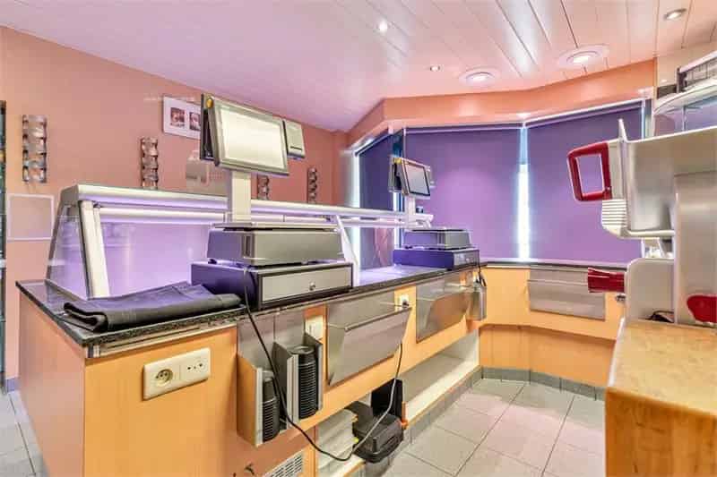 Kantoorruimte met Woning te Koop Sint-Pieters-Kapelle