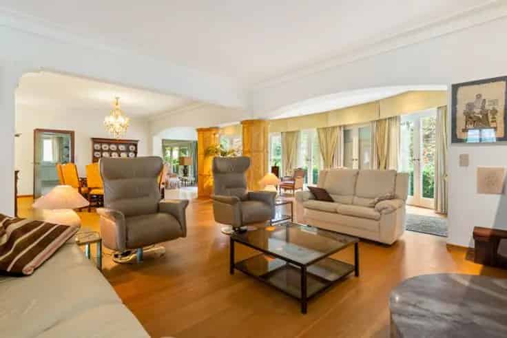 Villa Te Koop Schilde: Te renoveren villa met 6000m² grond