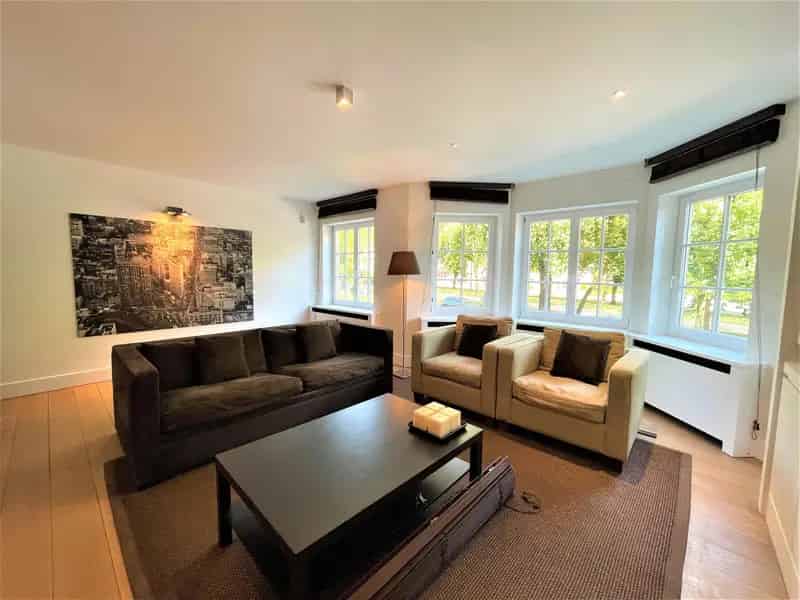 Appartement te Sint-Pieters-Woluwe 110m2 gerenoveerd gemeubeld