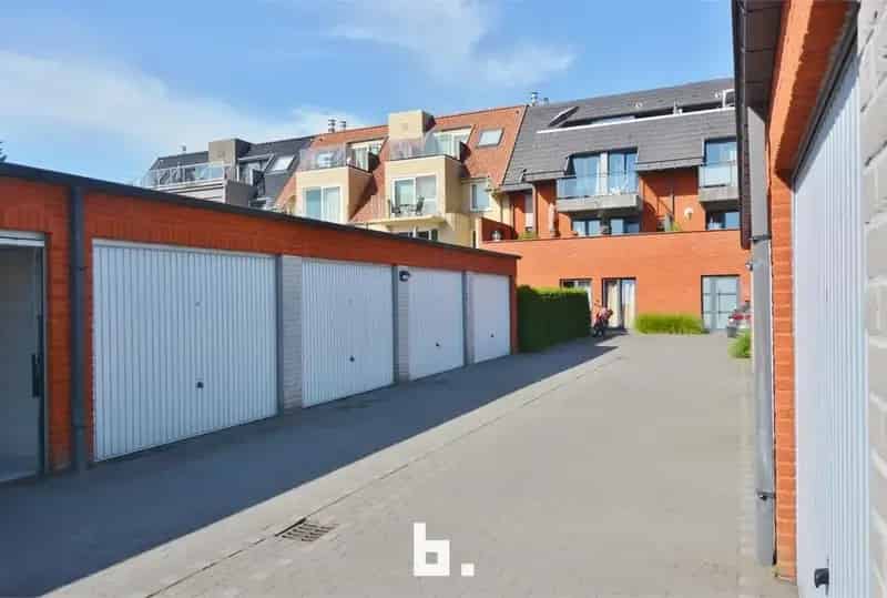 Bovengrondse Garage te Huur