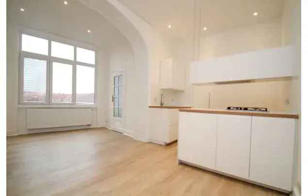 Huur 1 slaapkamer appartement van 50 m² in Brussels