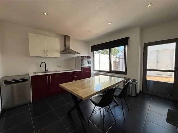 Gezellige woning met garage en tuin te koop