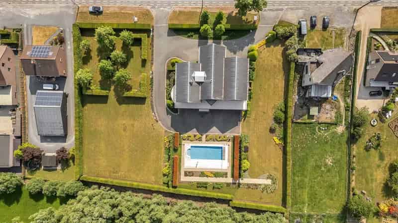 Huis te koop: Luxe villa met zwembad en grote garage