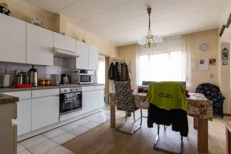 Appartementenblok Merksem: 5 Volledig Verhuurde Appartementen